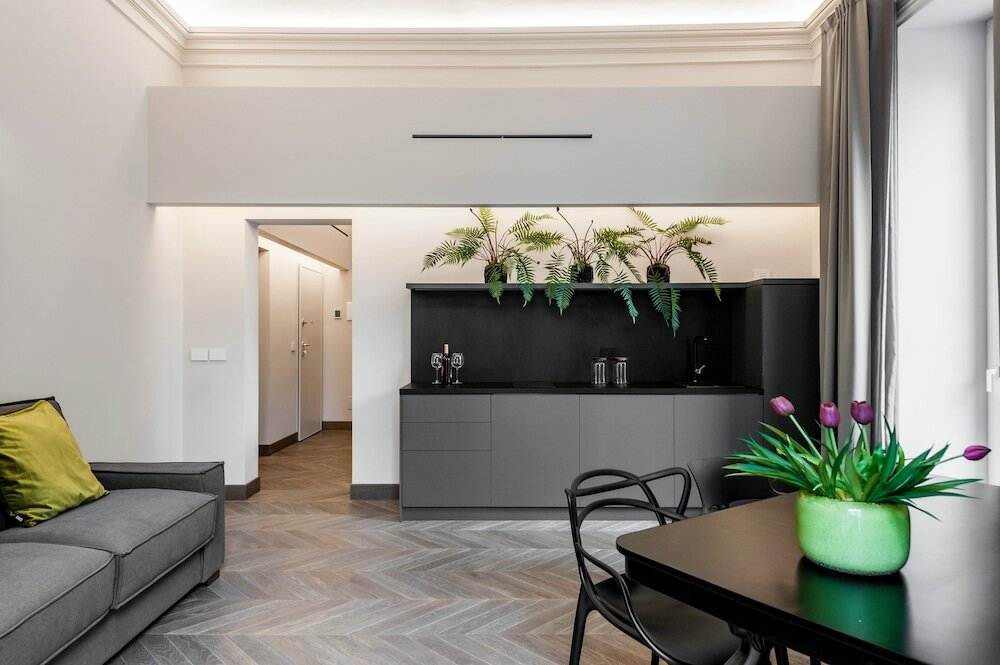 Фото Ferrini Home - Etnea Portrait