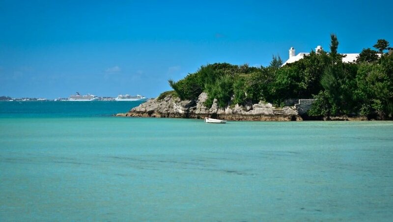 Гостиница Tucks Paradise - Minutes to Beaches
