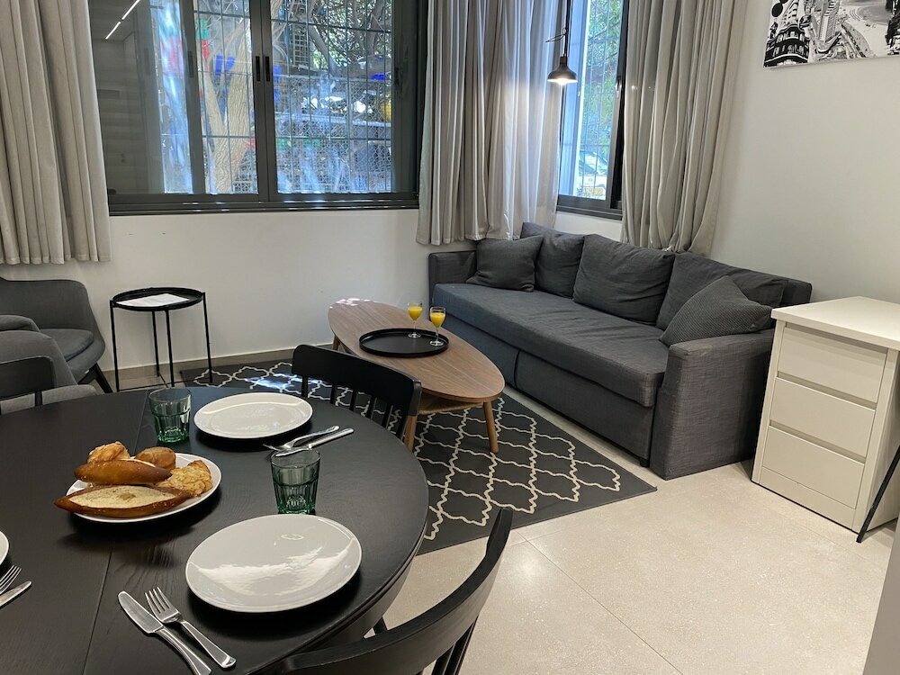 Фото Cozy Apartment in the Heart of Tel Aviv