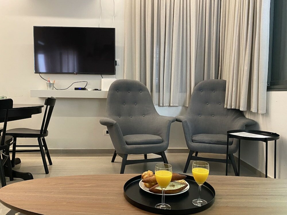 Фото Cozy Apartment in the Heart of Tel Aviv