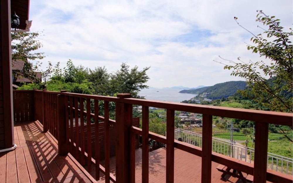 Фото Yeosu Elvino Pension