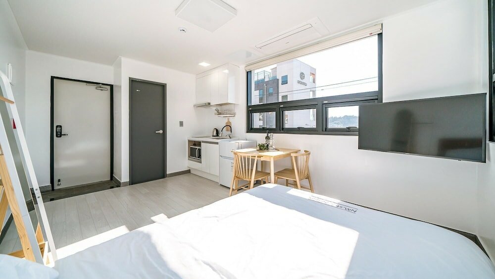 Фото Yeosu Nangmanstay Pension