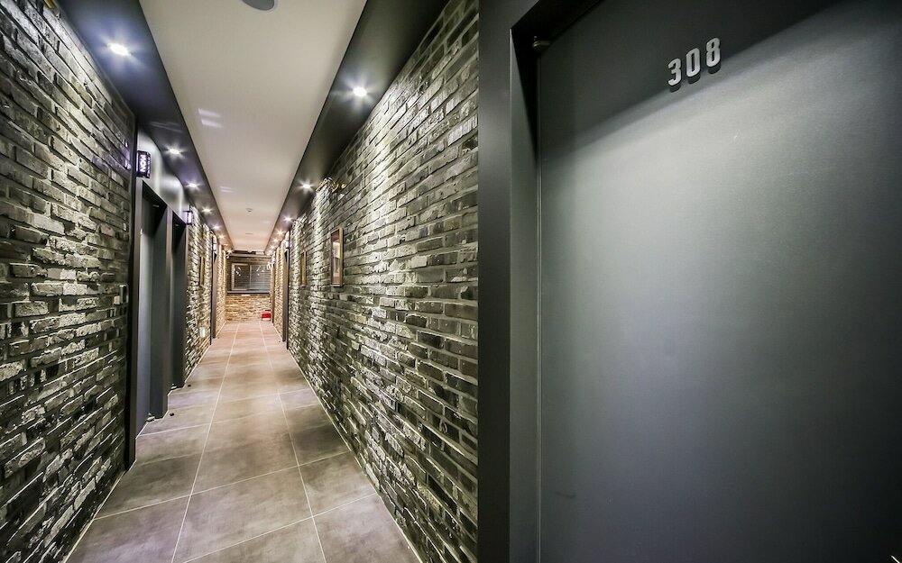 Фото Changwon Jinhae Yongwon Brown Dot Hotel