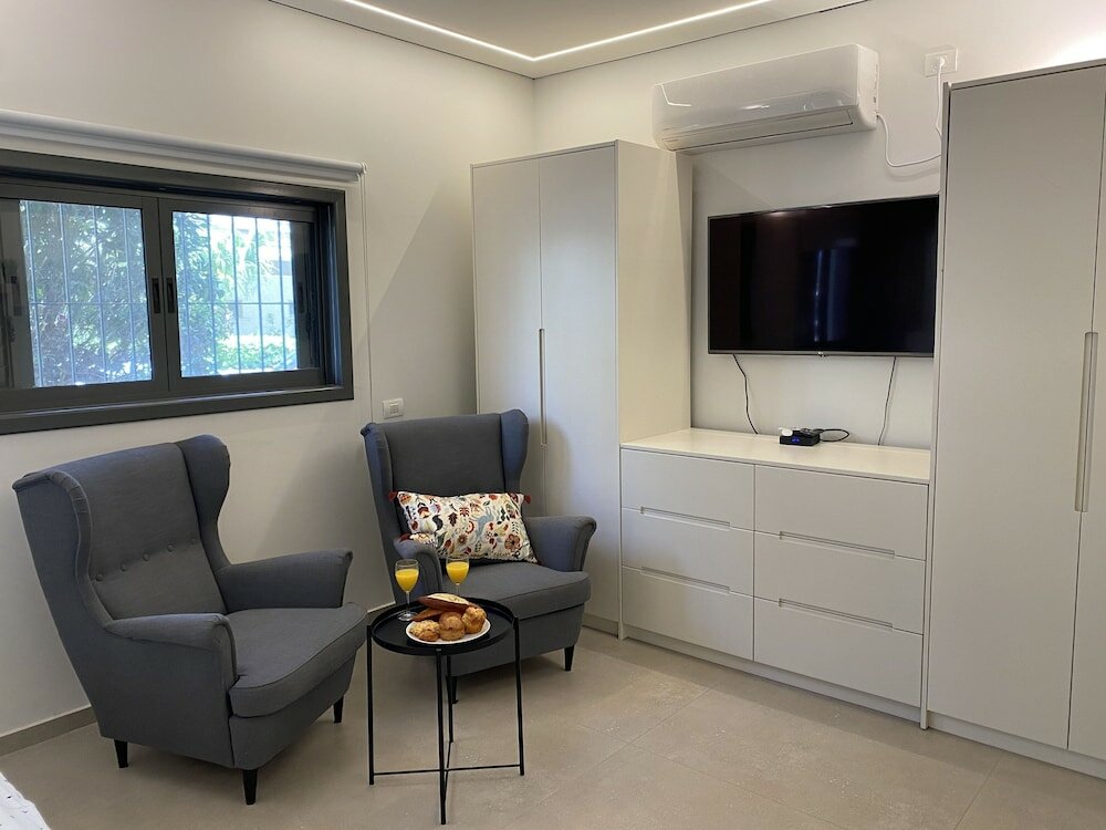 Фото Cozy Apartment in the Heart of Tel Aviv