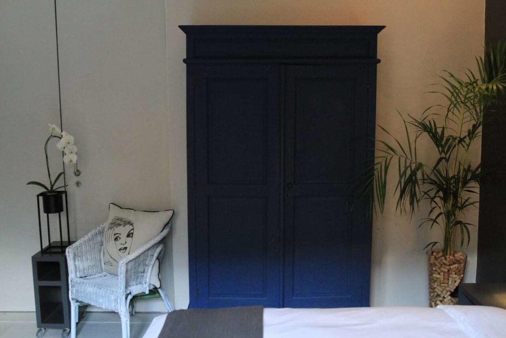 Фото Cactus House Gay Male Guesthouse - Adults Only