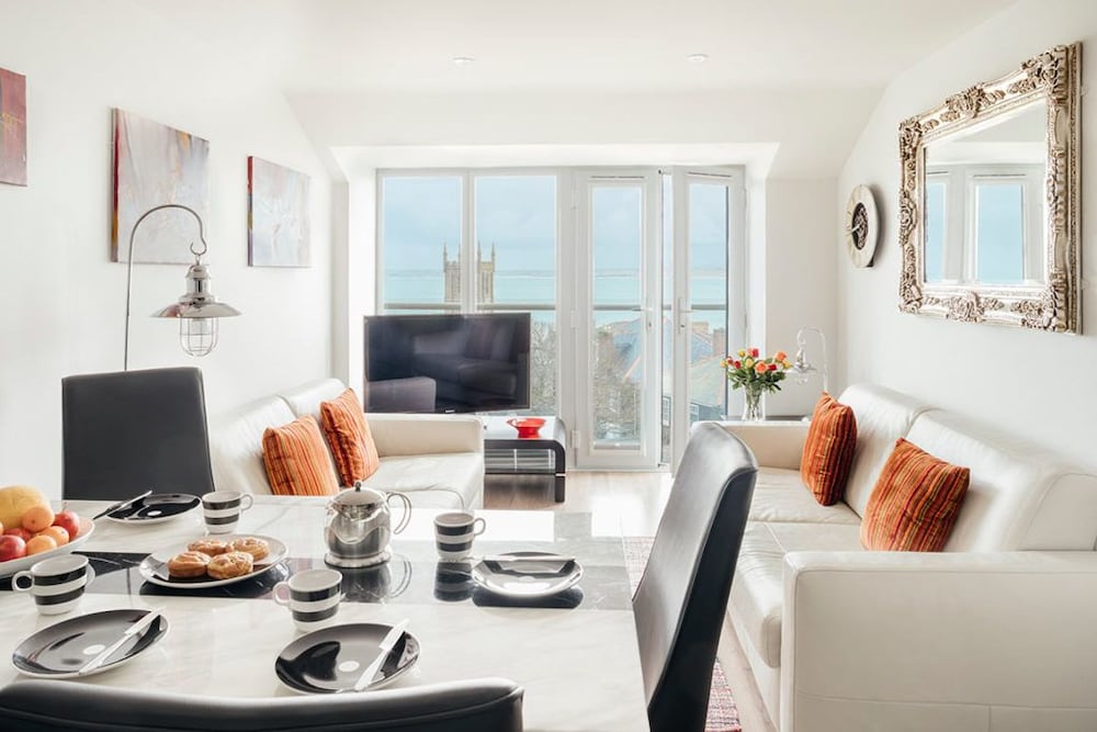 Фото 10 Sunday School Court