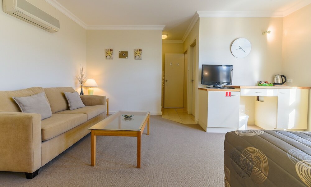 Фото The Bluff Resort Apartments