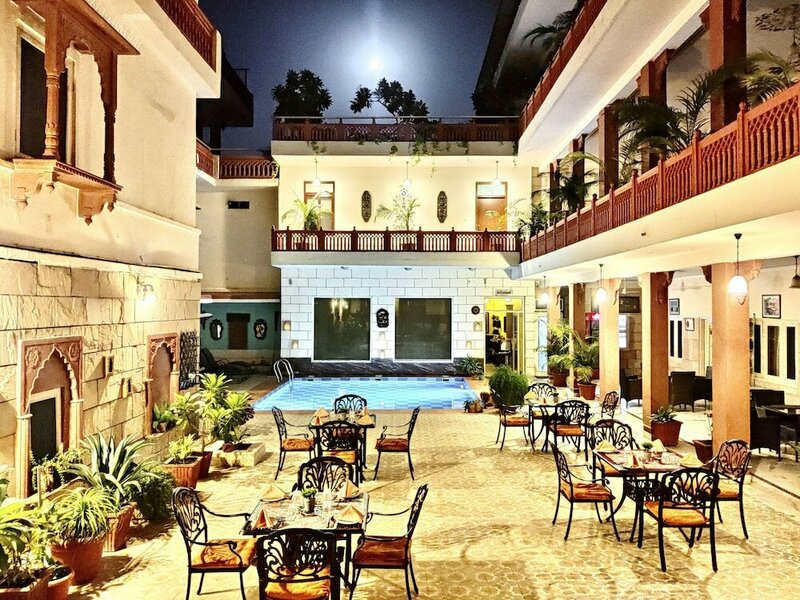 Гостиница Suryaa Villa - A City Centre Hotel в Джайпуре
