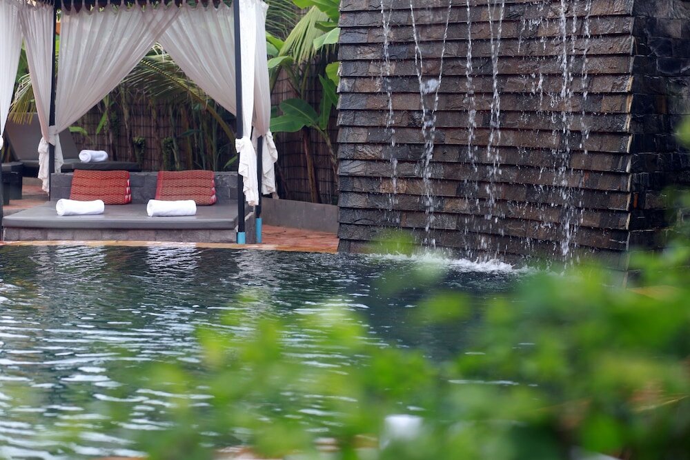 Фото Central Privilege Hotel