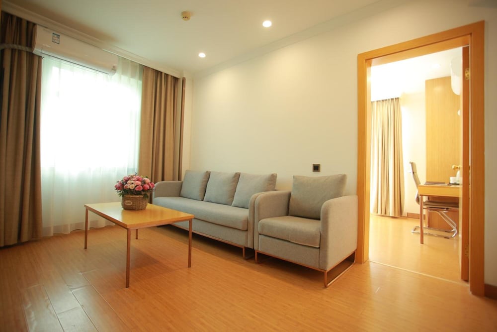 Фото GreenTree Inn Shanghai Hongqiao Airport Hotel