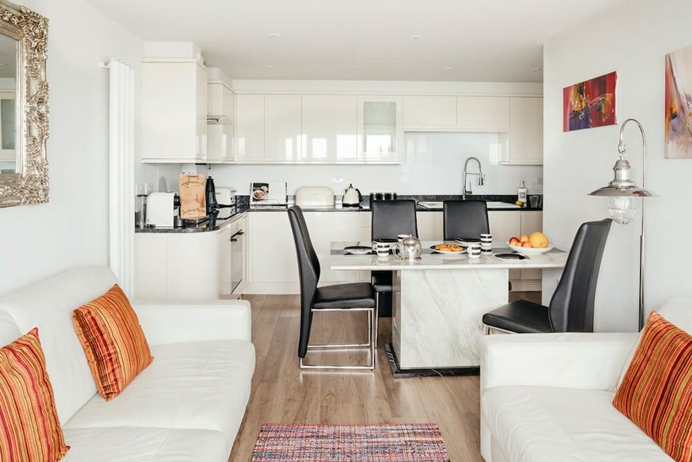 Фото 10 Sunday School Court