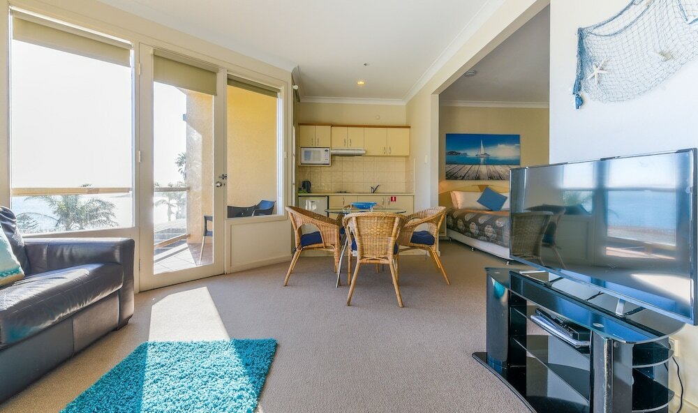 Фото The Bluff Resort Apartments