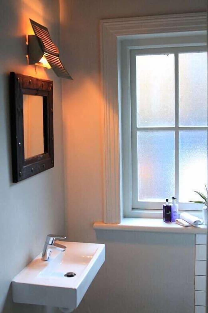 Фото Cactus House Gay Male Guesthouse - Adults Only