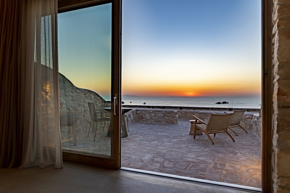 Фото Mythic Paros