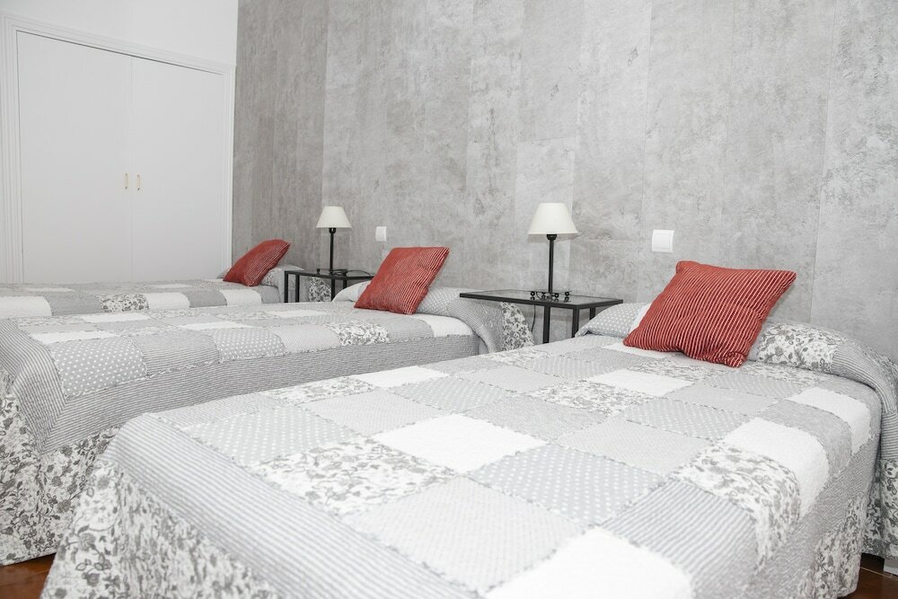 Фото Hostal Tokio