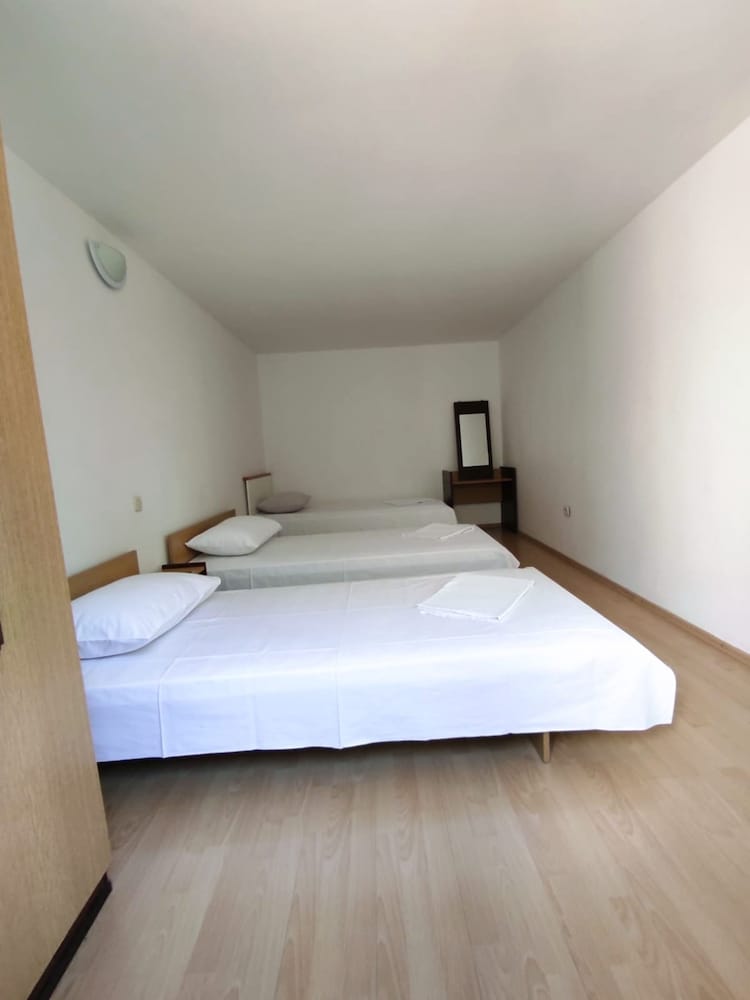 Фото Apartments 4 You