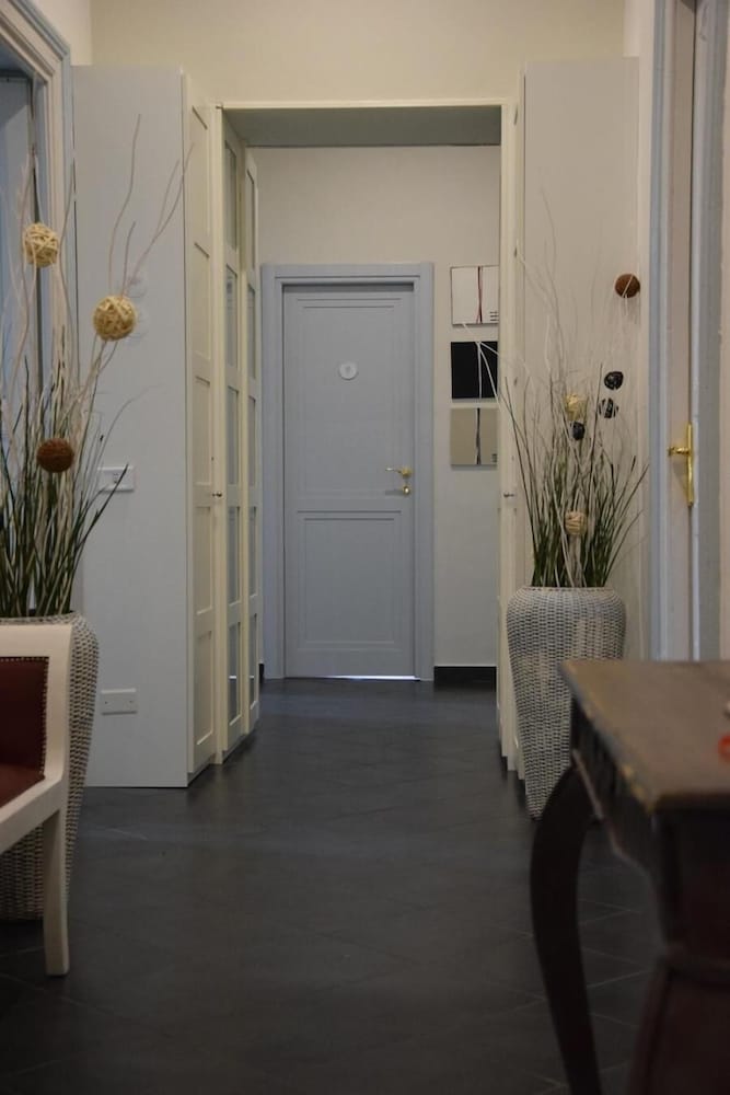 Фото Little Rose Rooms