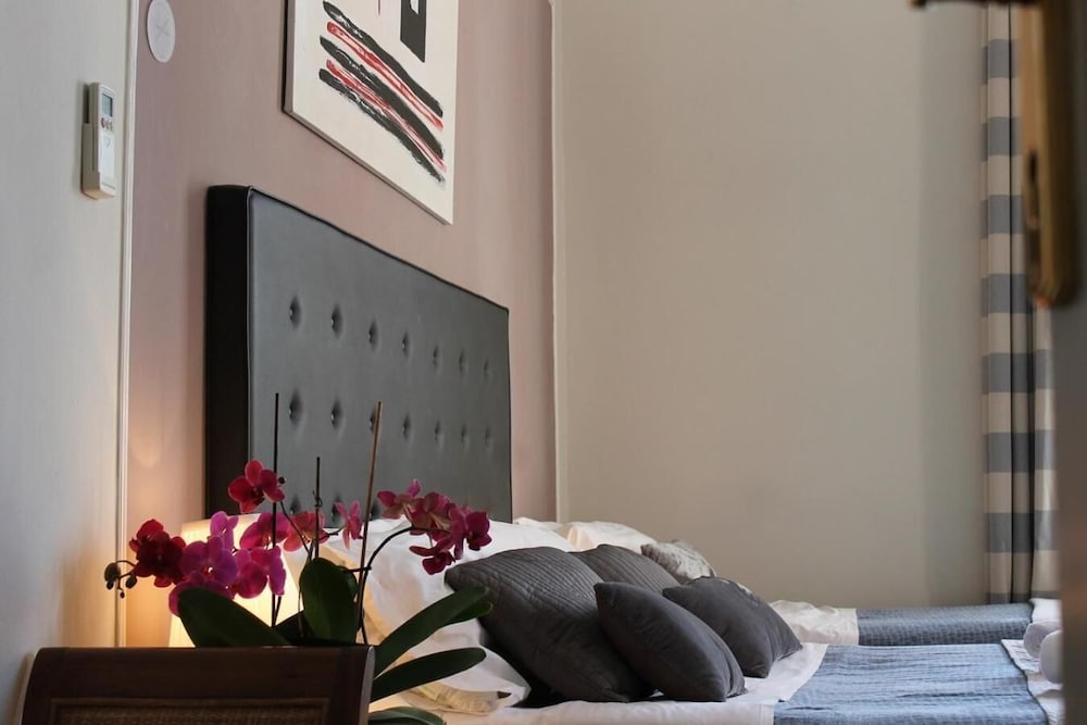 Фото Little Rose Rooms