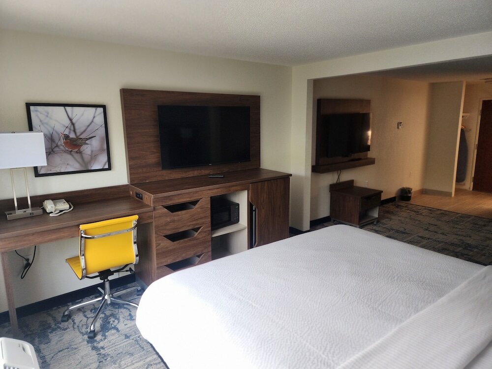 Фото La Quinta Inn & Suites by Wyndham Milwaukee Sw New Berlin