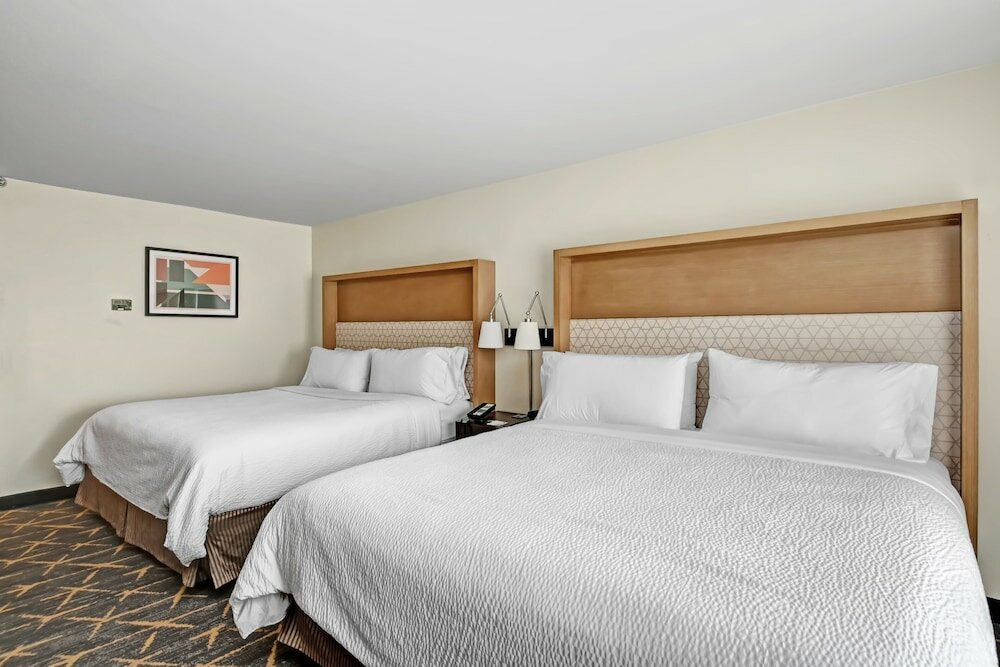 Фото Holiday Inn Piscataway Somerset, an Ihg Hotel