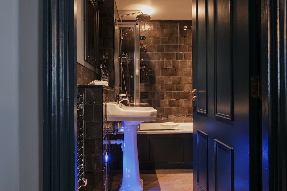 Фото The Sanctuary House Hotel