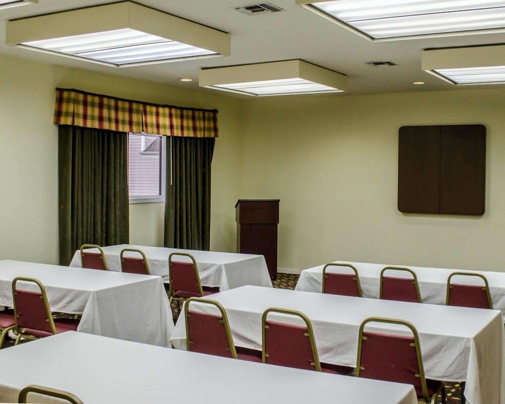 Фото SureStay Studio by Best Western Pensacola