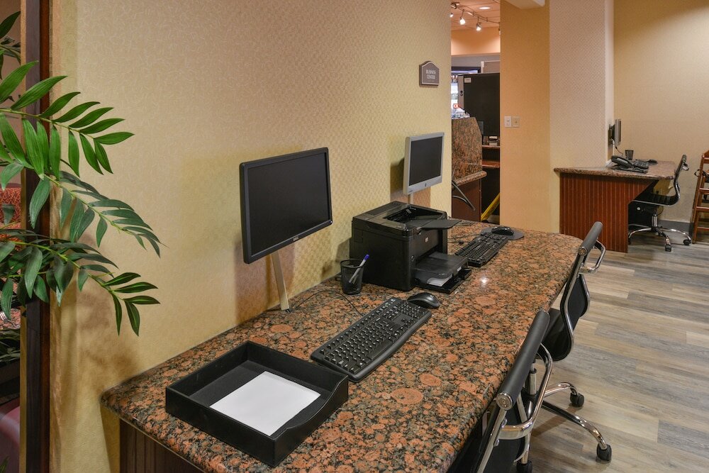 Фото Comfort Inn & Suites Downtown Tacoma