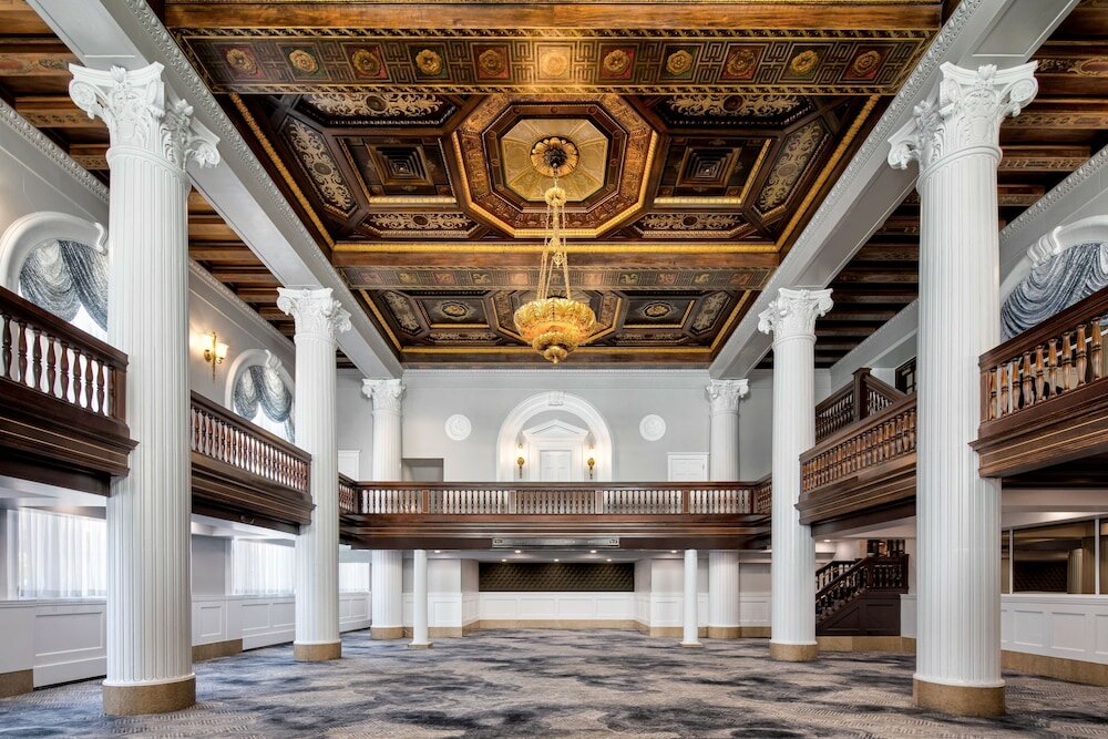 Фото Amway Grand Plaza, Curio Collection by Hilton