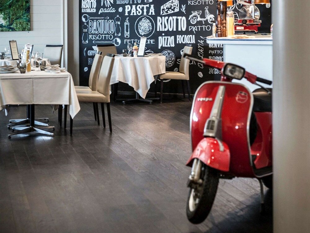 Фото Mövenpick Hotel Lausanne