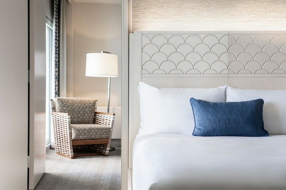 Фото Sheraton Waikiki Beach Resort