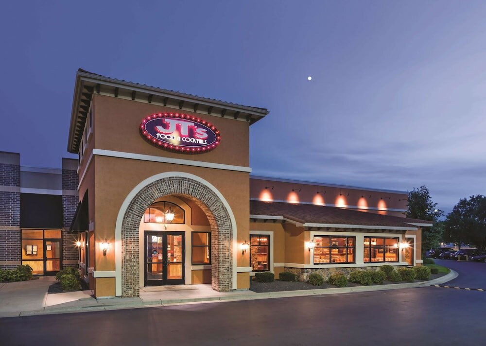 Фото Best Western Plus Bloomington Hotel