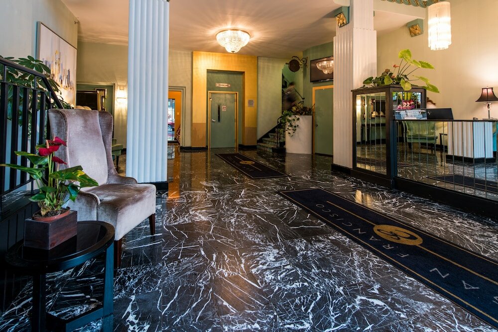 Фото Embassy Hotel