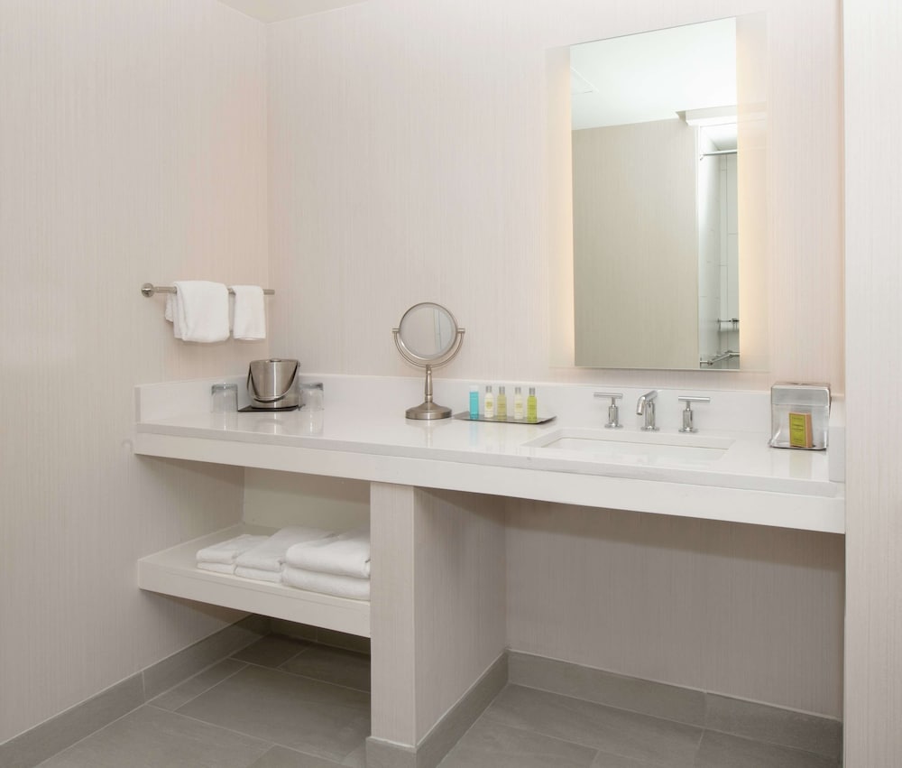 Фото DoubleTree by Hilton Hotel Portland