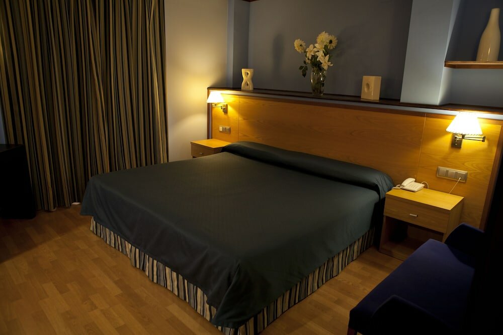 Фото Hotel Cervantes