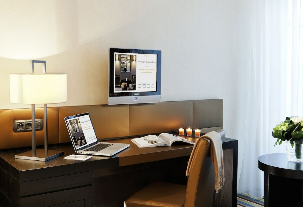 Фото Hôtel Barrière l'Hôtel du Lac