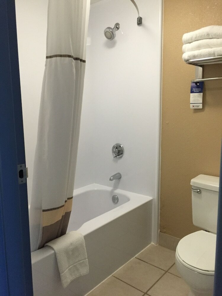 Фото Best Western Plus Reading Inn & Suites