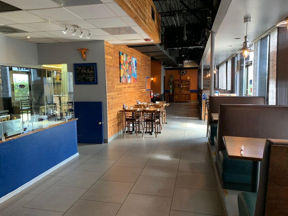 Фото Days Inn by Wyndham Fort Lauderdale-Oakland Park Airport N