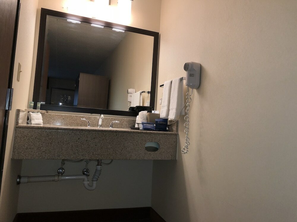 Фото Mho Inn & Suites
