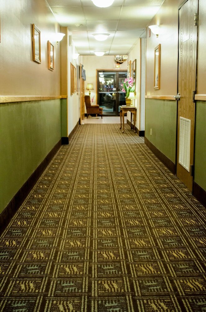 Фото Fireside Inn & Suites