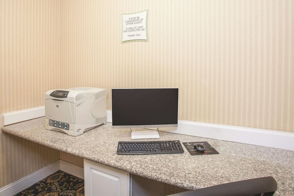 Фото La Quinta Inn by Wyndham Berkeley