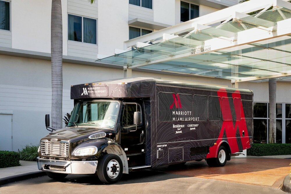 Фото Courtyard by Marriott Miami Airport