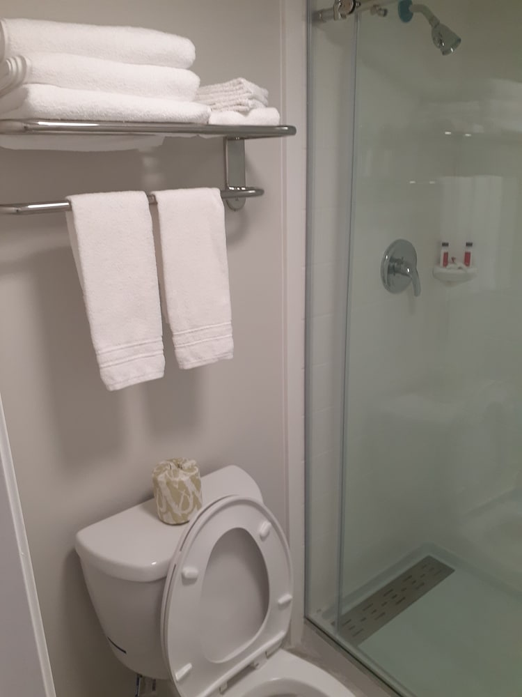 Фото Travelodge by Wyndham Virginia Beach Bay Beach