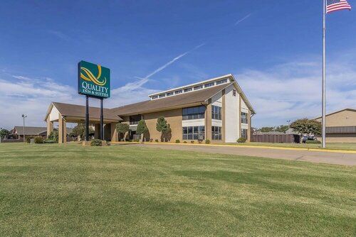 Гостиница Quality Inn & Suites Stuttgart North в Статгарте