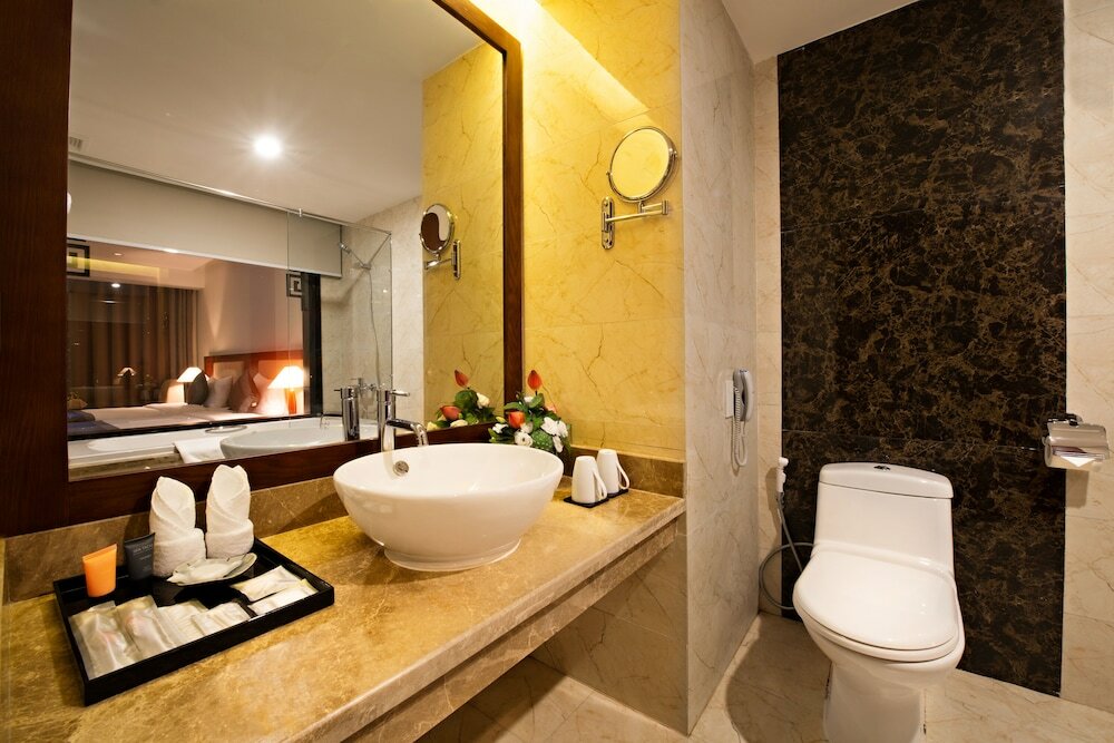 Фото Muong Thanh Holiday Hoi An Hotel