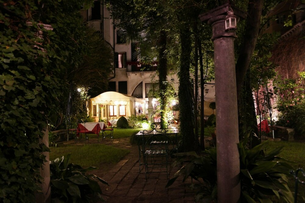 Фото Hotel Palazzo Abadessa