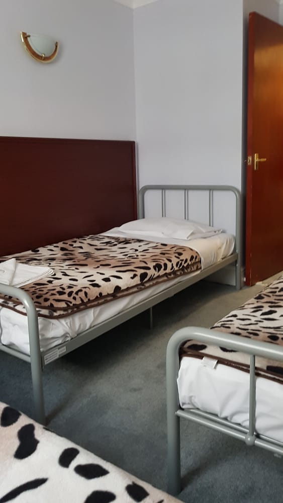 Фото Mandalay Picton House Hotel