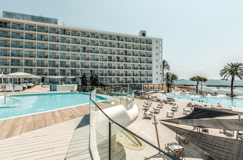 Фото The Ibiza Twiins Hotel