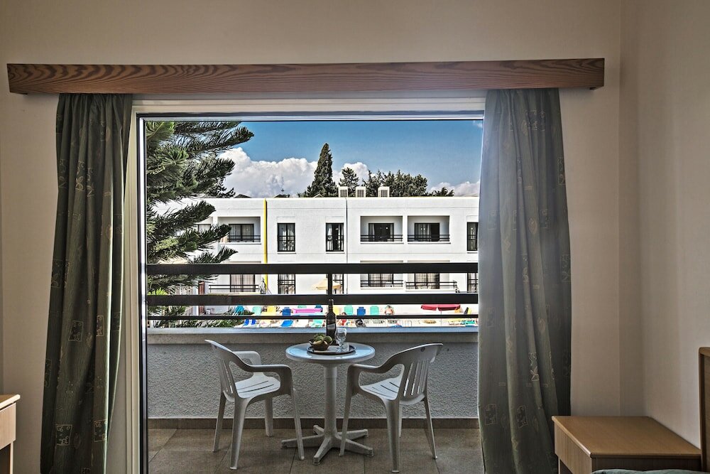 Фото Anthea Hotel Apartments