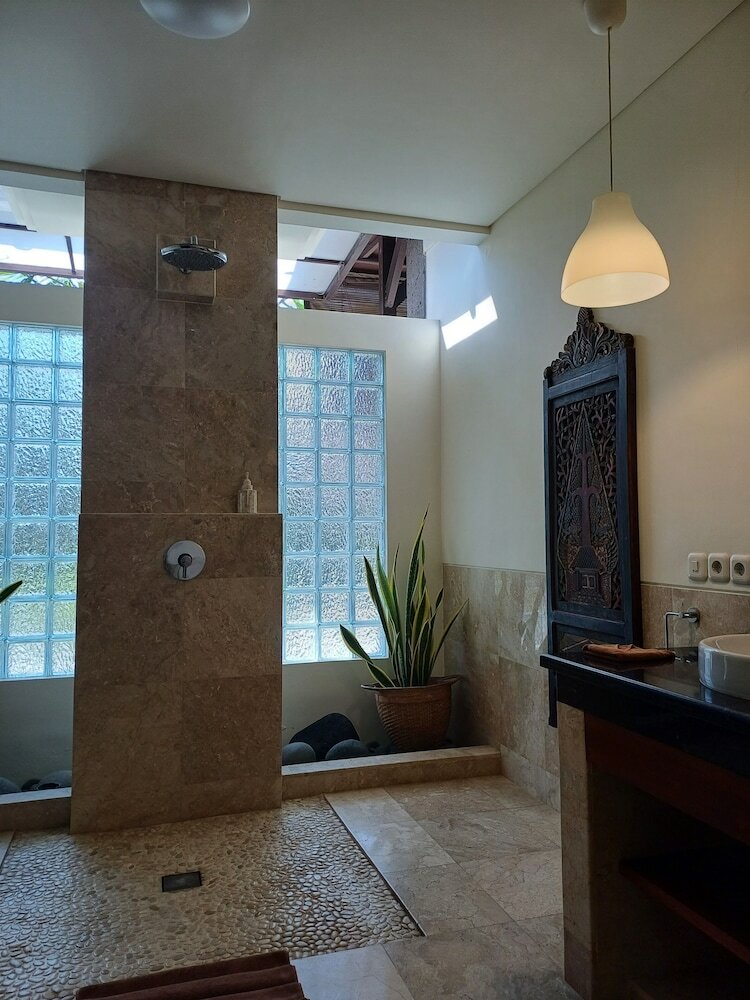 Фото Aloka Bahari Villas