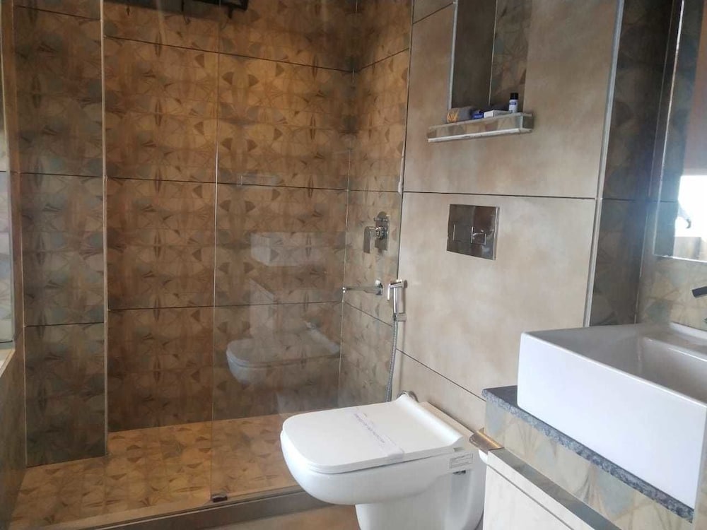 Фото Hotel Malghotras